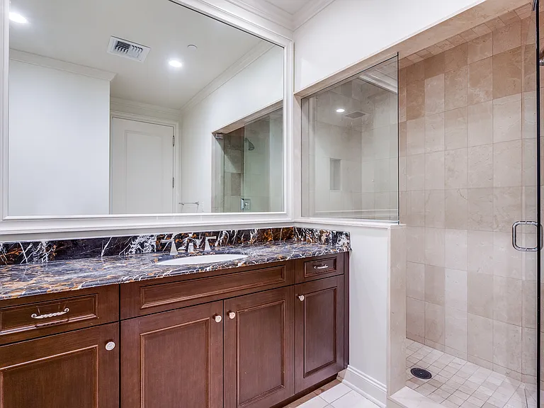 2555 N Pearl St #2001 — Photo 24