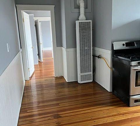 4th image of 414 Taunton Ave #2E
