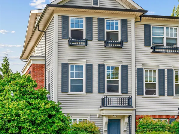 2495 Davies Ave #1, Pt Coquitlam, BC V3C 0B2