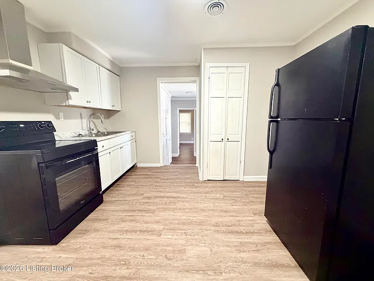3423 Glendale Ave — Photo 4