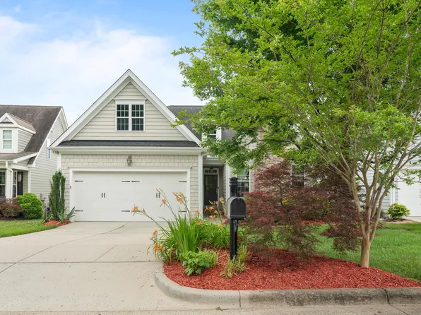 5233 Greymoss Ln, Apex, NC 27539