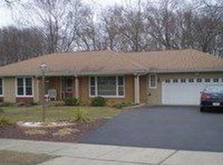 9 Little Brook Ln, Monroe Township, NJ 08831