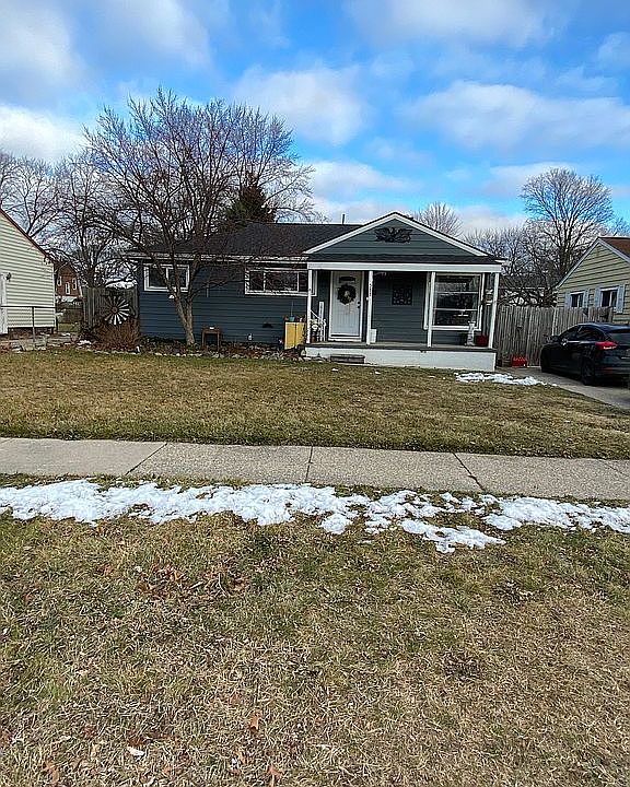 1st image of 577 Rosewood Ave