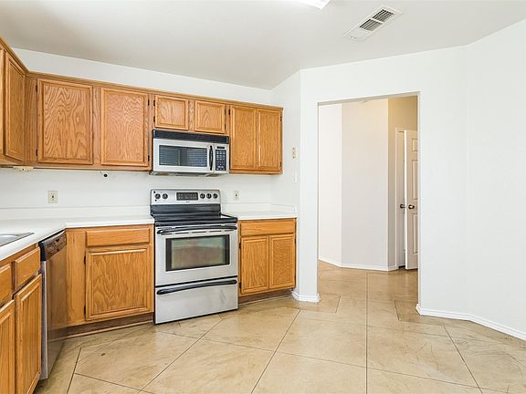 3rd image of 804 Havenbrook Dr