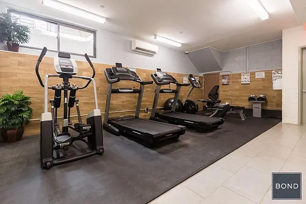 Rented by Bond New York | media 29