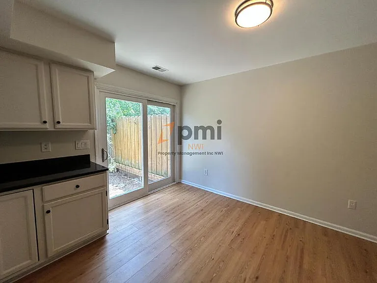 4842 93rd Ter — Photo 5
