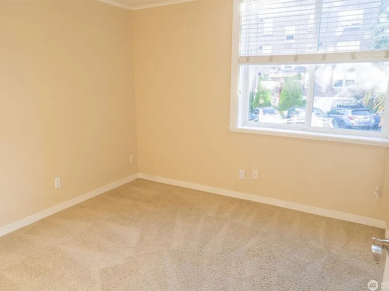 626 4th Ave W #201 — Photo 11