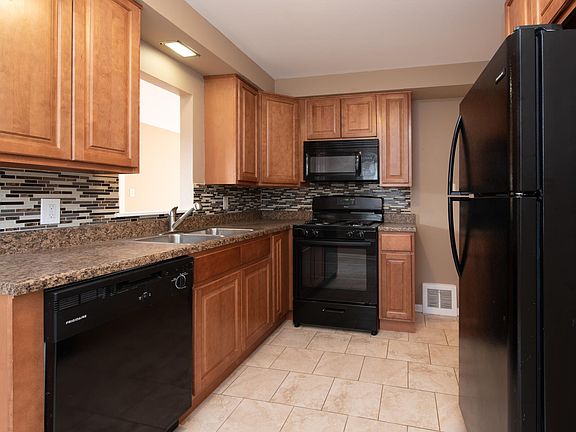 3rd image of 3026 Lincoln Blvd