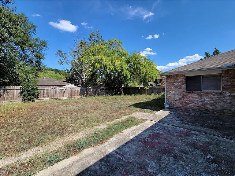 18402 Tall Cypress Dr — Photo 26