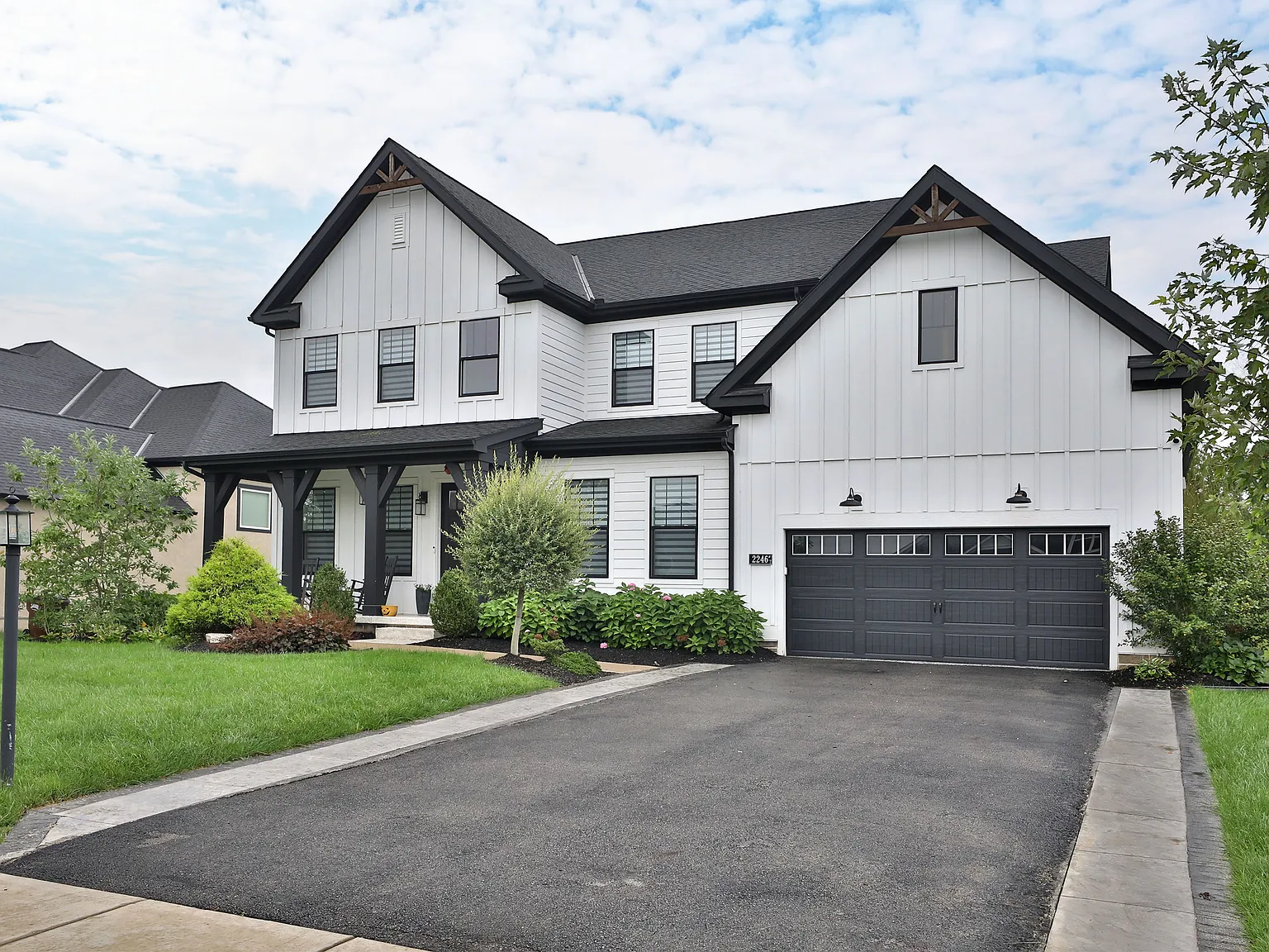 5 bed, 3888 sqft, $5,799 — Photo 2