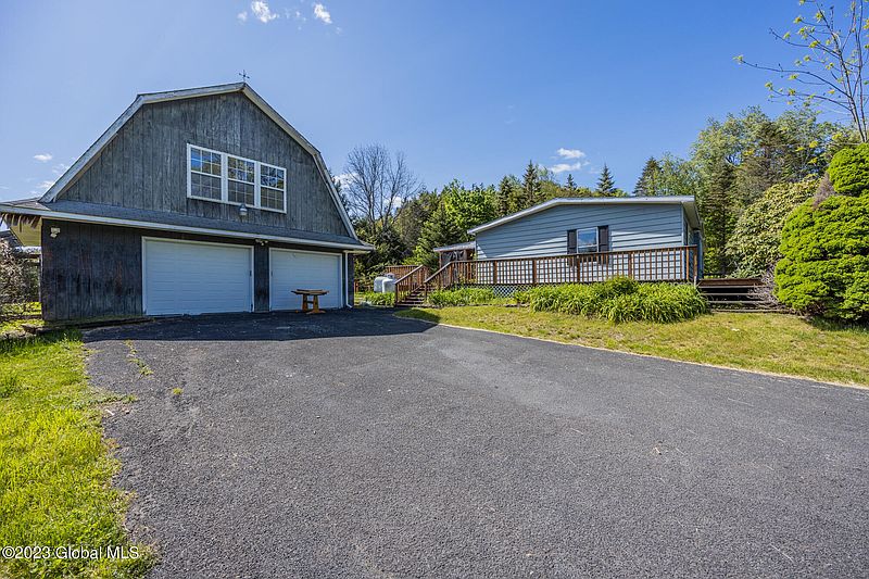5th image of 363 Madden Road