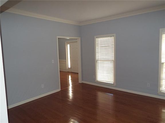 5th image of 1231 Thorncliff Way
