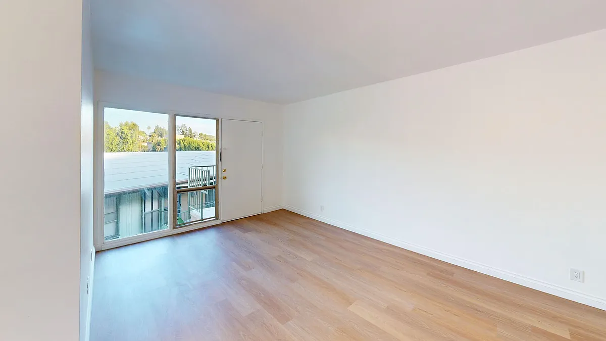 Building Photo - The Clair Manor Apts...Hollywood Hills...Fully Renovated...CALL NOW!