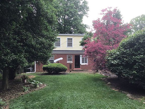 2nd image of 406 Queensway Dr