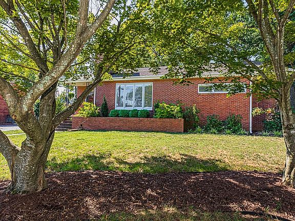 3rd image of 8505 Rivermont Dr