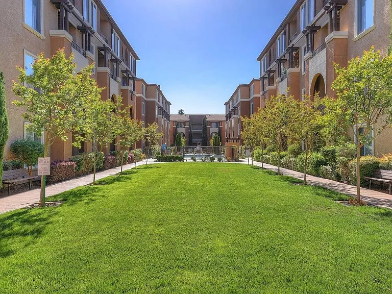 801 S Winchester Blvd #1306 — Photo 10