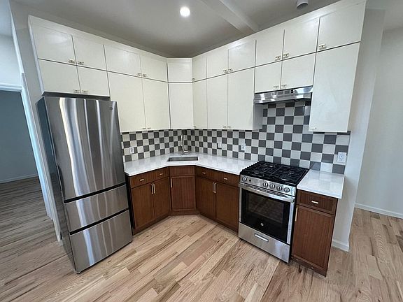 3rd image of 15 Palisades Ave #3
