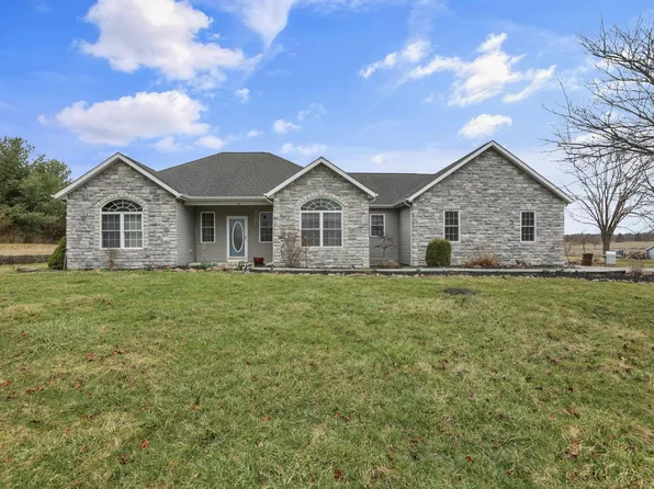 5706 Gale Rd SW, Pataskala, OH 43062