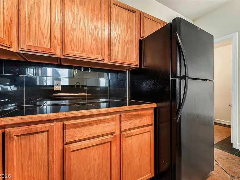 1205 Dusty Creek St — Photo 9