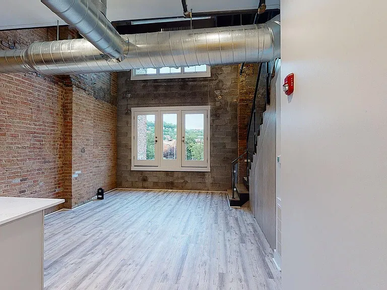1710 Elm St #3R — Photo 4