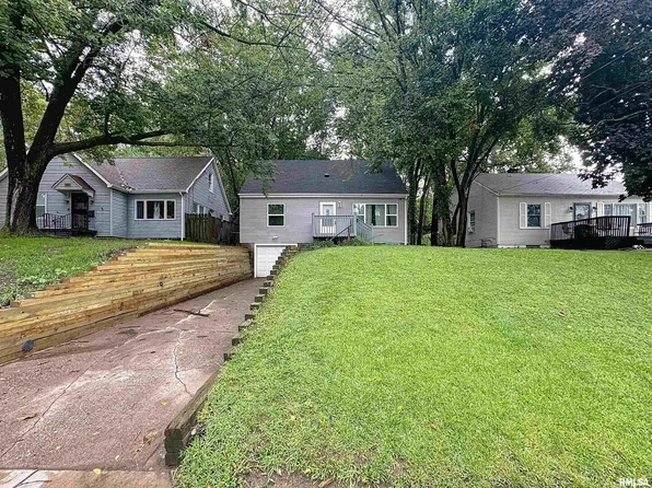 435 Waverly Rd, Davenport, IA 52804