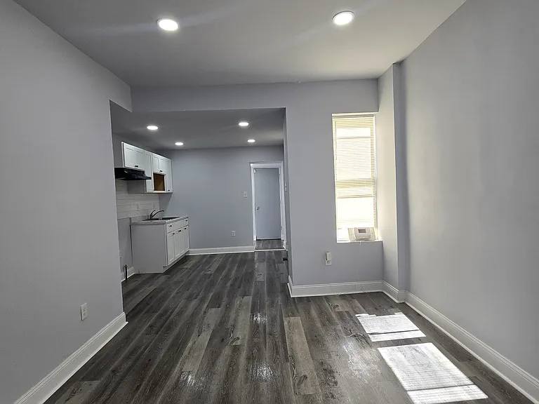 2863 N Stillman St — Photo 2