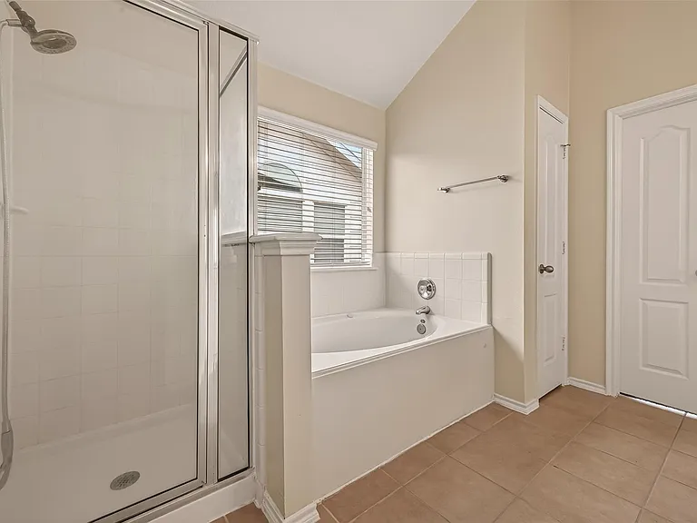 18518 Bare Meadow Ln — Photo 41
