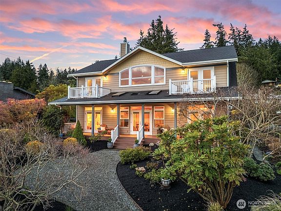 2nd image of 3450 Crystal Springs Drive NE