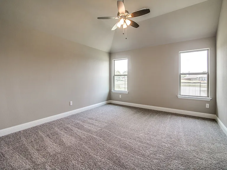 323 Sweetspire Dr — Photo 7