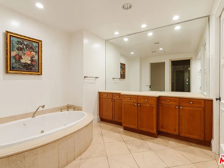 1835 Pandora Ave #302 — Photo 27