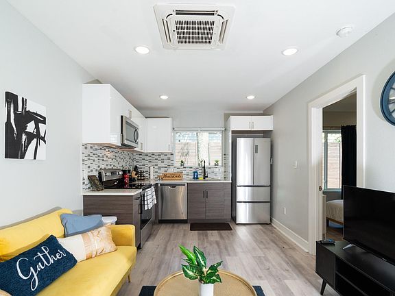 3rd image of 5025 San Jacinto St #107
