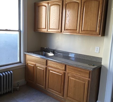 2nd image of 3086 37th St #3R