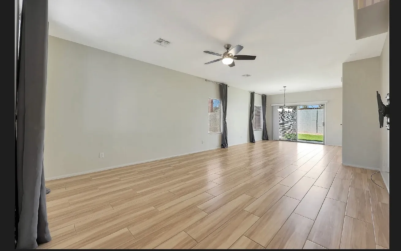 5 bed, 2302 sqft, $3,400 — Photo 3