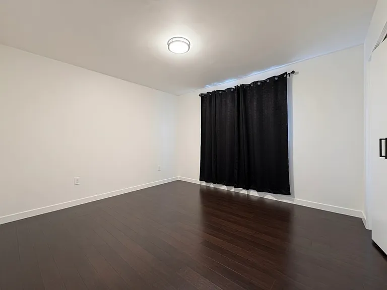 Moorpark Lofts — Photo 4