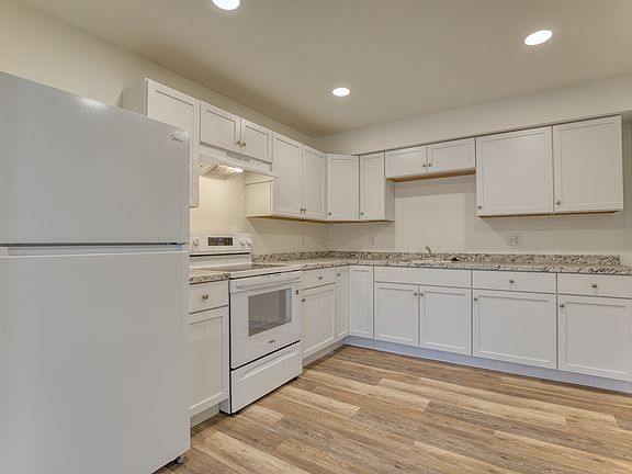 3rd image of 356 N Charlotte St #4