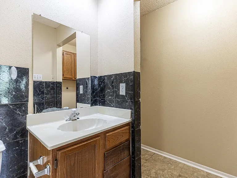 9643 Bratton Dr — Photo 19