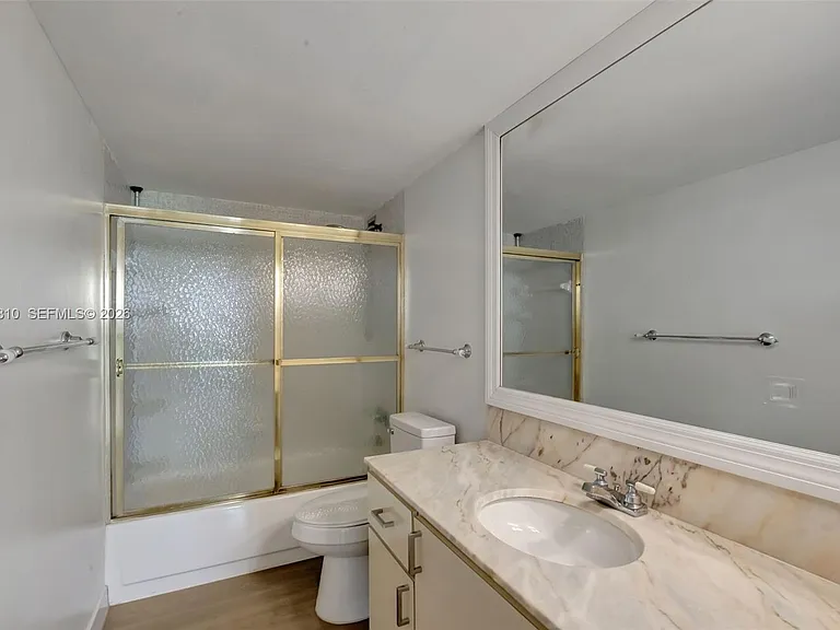 5401 Collins Ave #928 — Photo 10
