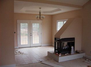 709 Maple Grove Ct, Hope Mills, NC 28348