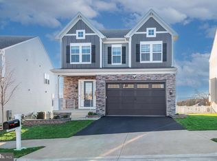 25615 Taylor Crescent Dr, Chantilly, VA 20152