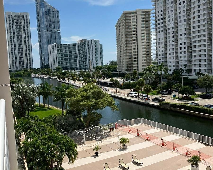 1st image of 400 Kings Point Dr APT 507
