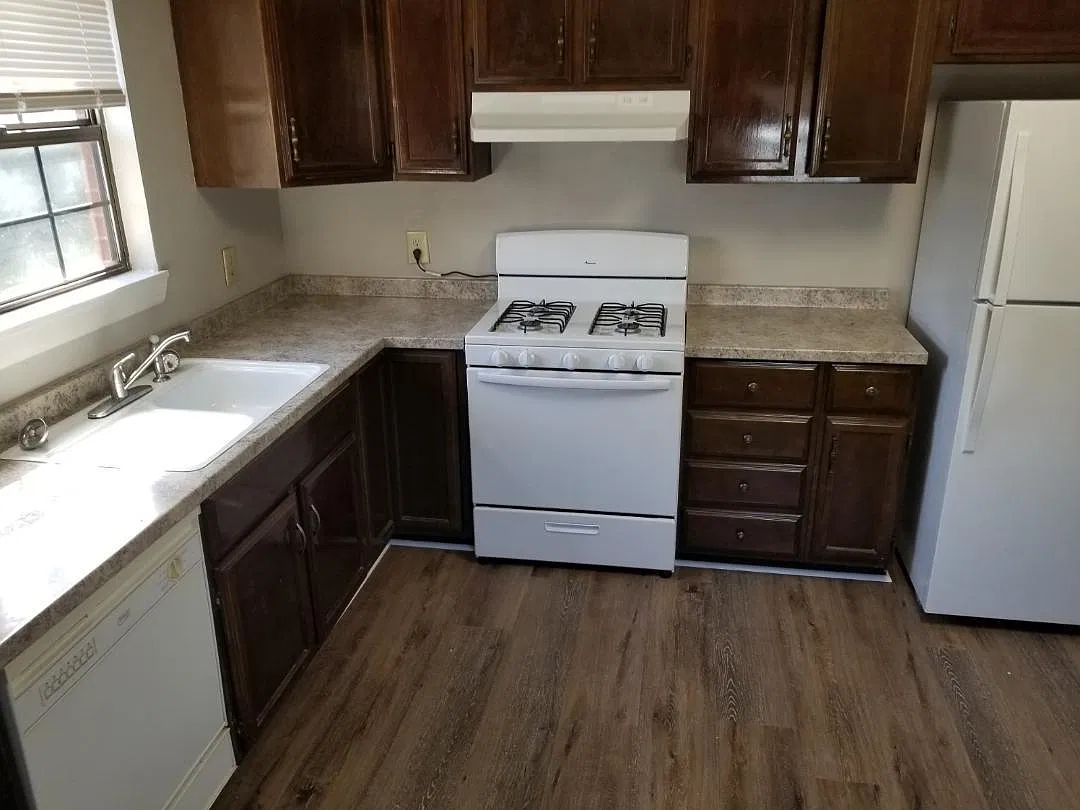 3 bed, 1363 sqft, $1,100 — Photo 4