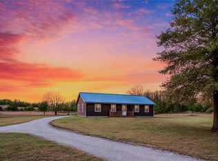 10130 W 2400th Rd, Fontana, KS 66026