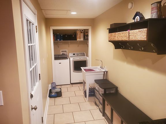 3rd image of 1602 Woodridge Dr
