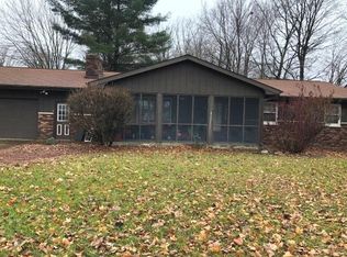104 Westview Ct, Argos, IN