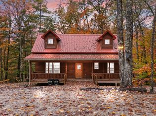 748 Village Dr, Campton, KY 41301