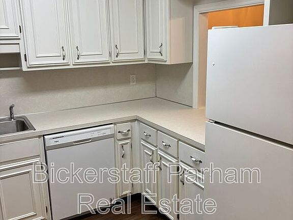 3rd image of 6313 Olde Towne Dr APT A