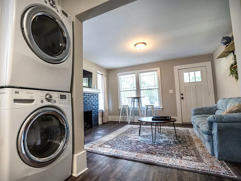2337 Gilmore St #2 — Photo 9
