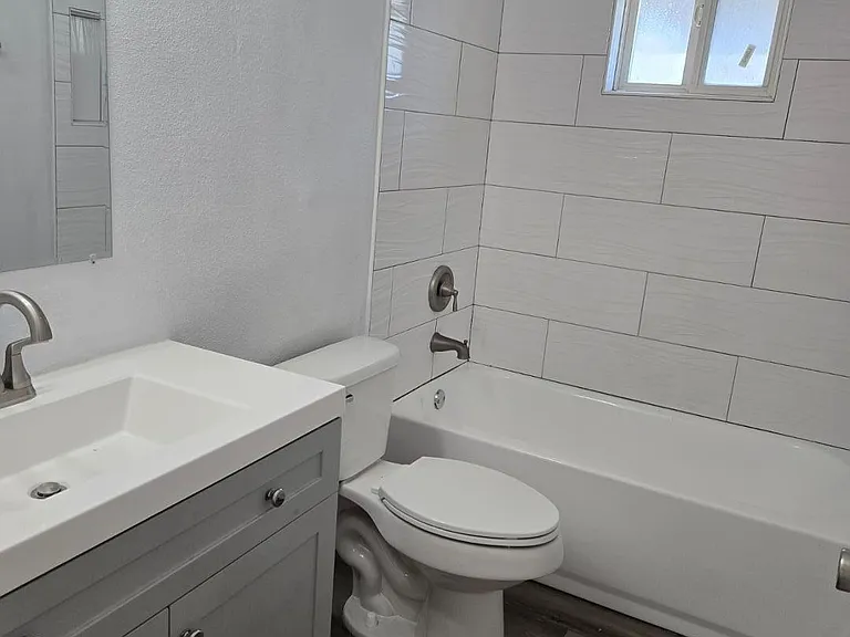 620 E Broadway Ln — Photo 9
