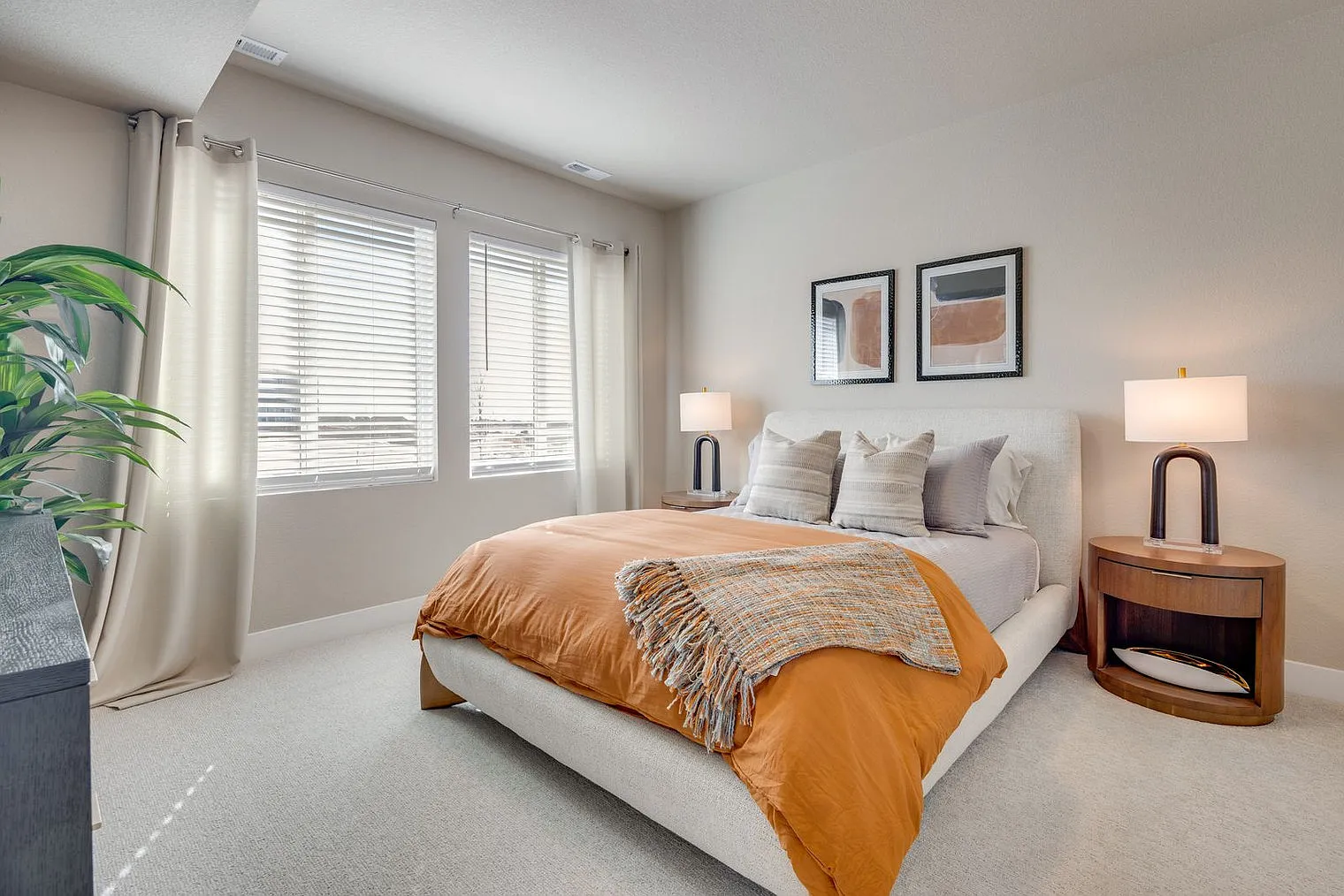 3 bed, 2.0 bath, 1851 sqft, $3,964 — Photo 4