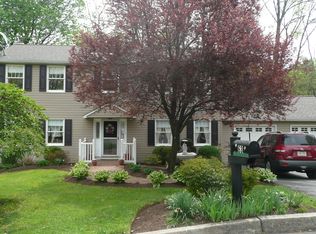 63 Country Club Ln, Langhorne, PA 19047